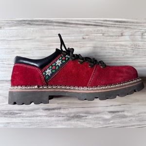 Edelweiss Lo European  Comfort Shoe from GORSUCH LTD.